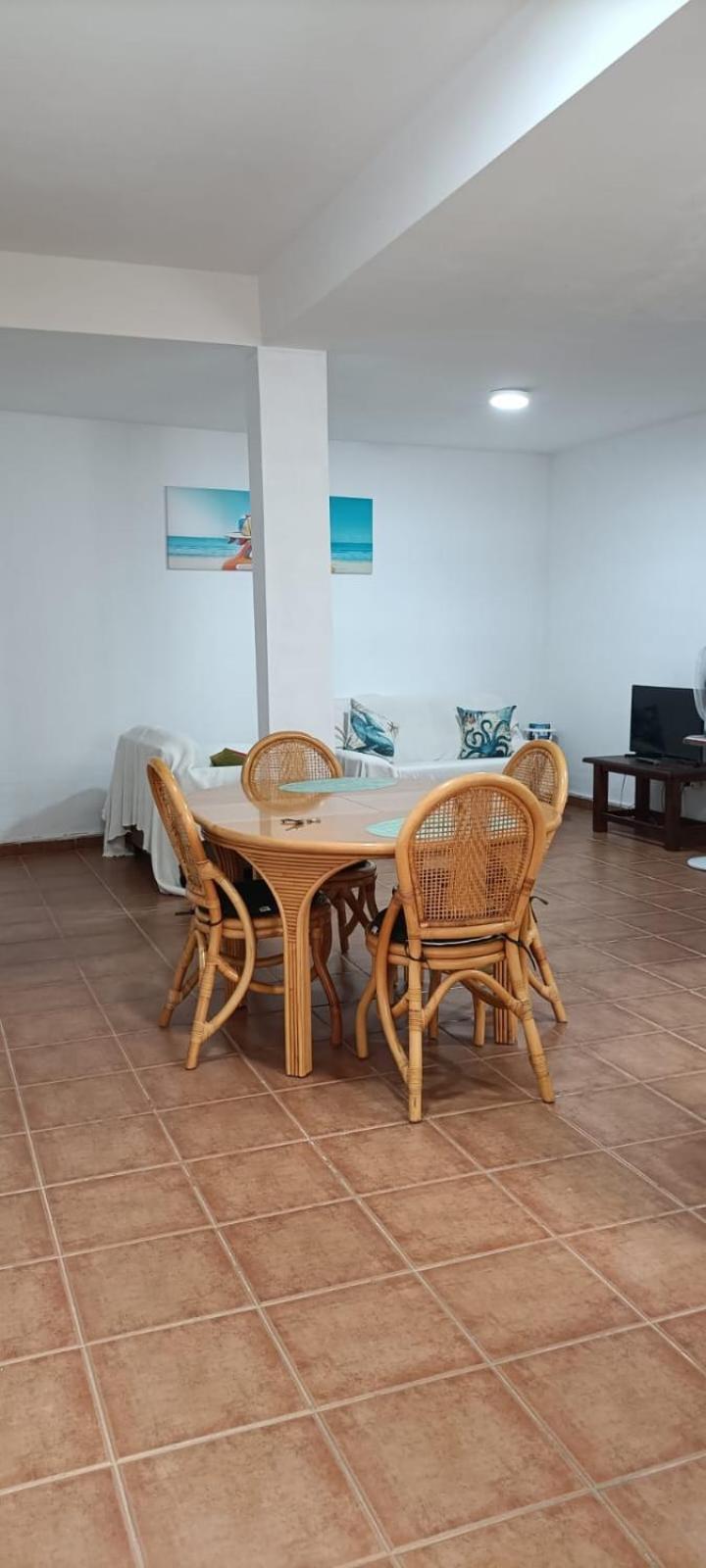 Habitacion Matrimonial En Un Bajo Bano Compartido Areas Compartidas Abades  Exteriér fotografie