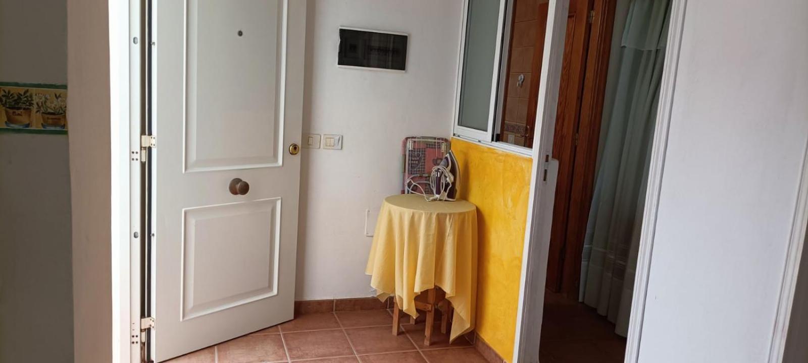 Habitacion Matrimonial En Un Bajo Bano Compartido Areas Compartidas Abades  Exteriér fotografie